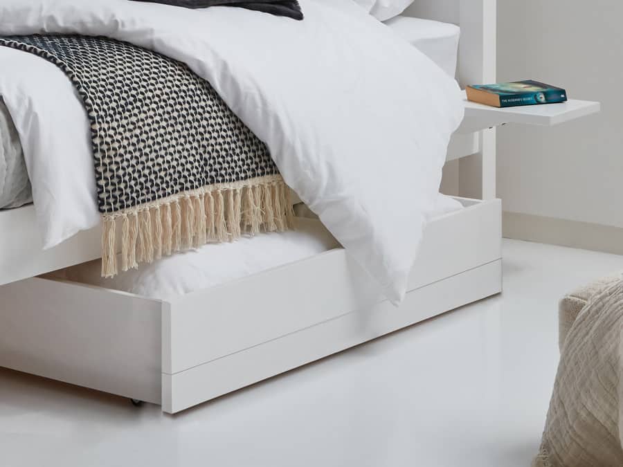 Forty winks store four poster bed